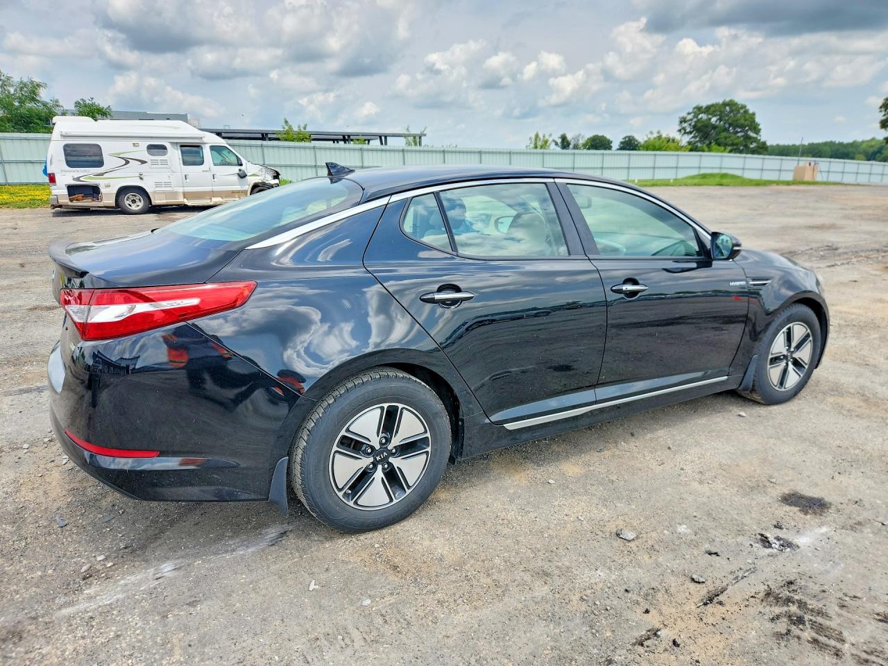 2013 Kia Optima Hybrid Black vin: KNAGM4AD2D5053820