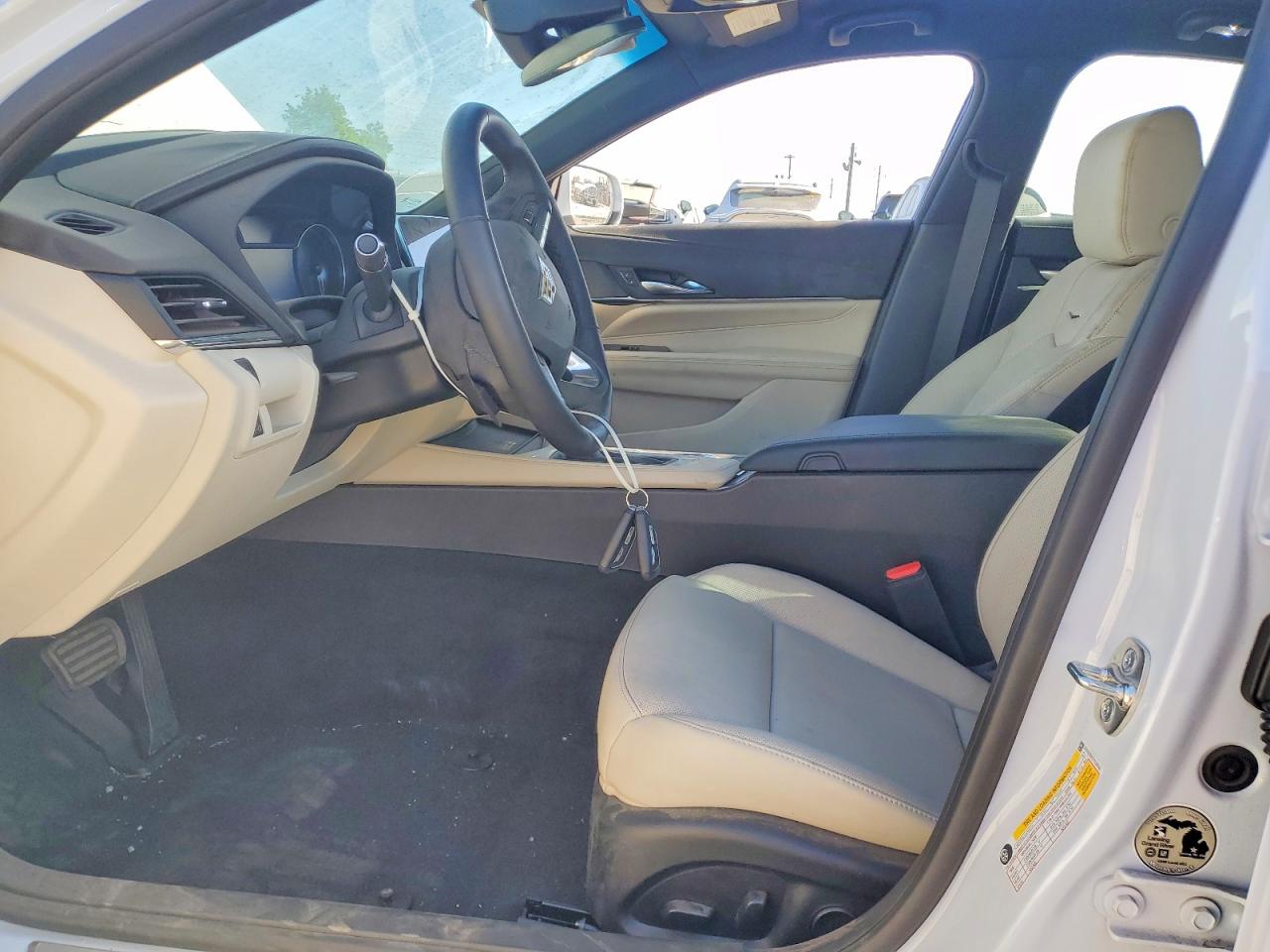 2026 Cadillac Ct4 Premium Luxury White vin: 1G6DB5RK5T0105542