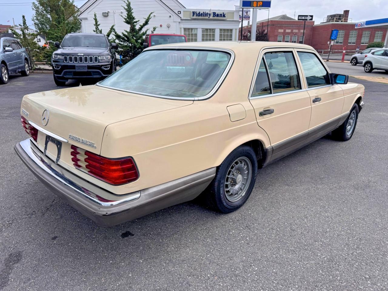 1982 Mercedes-benz 300 Sd Yellow vin: WDBCB20A3CB024764