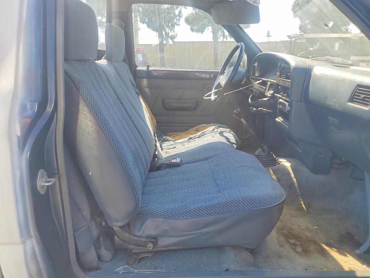 1993 Toyota Pickup 1/2 Ton Short Wheelbase Stb White vin: 4TARN81A8PZ089364