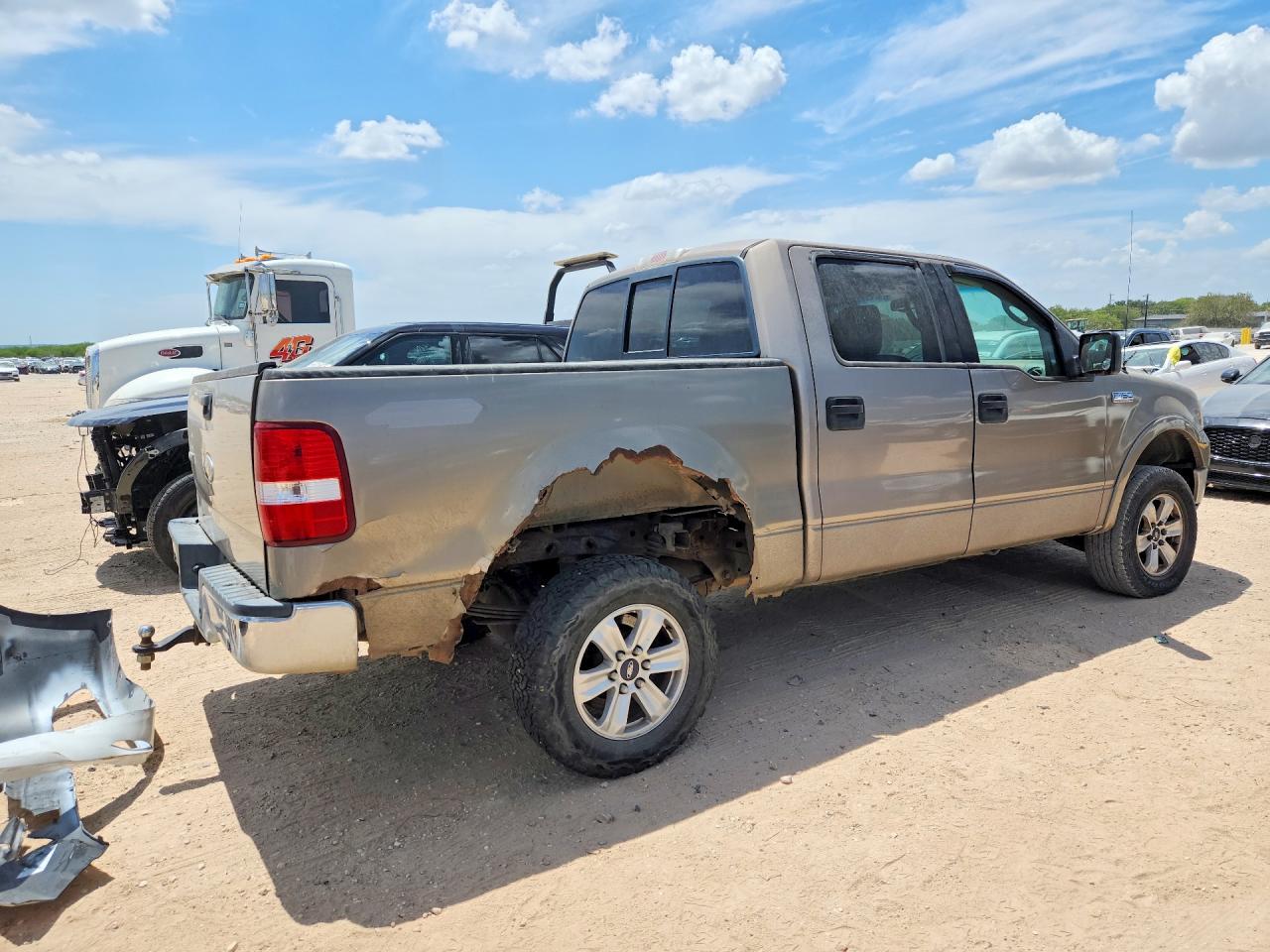 2004 Ford F150 Supercrew Beige vin: 1FTPW14574KC90028