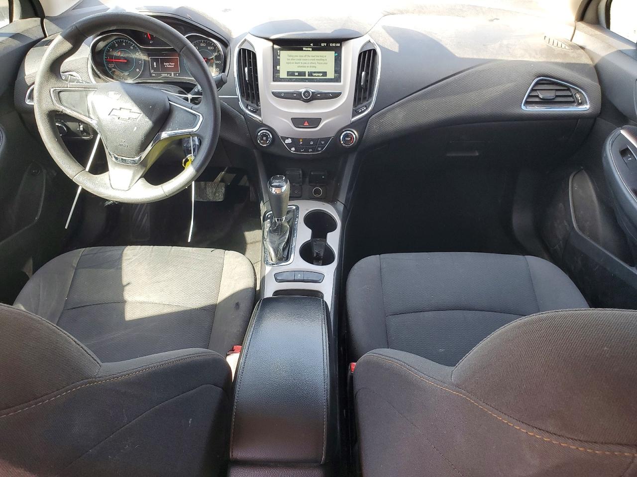 2018 Chevrolet Cruze Ls Черный vin: 1G1BC5SM6J7242029