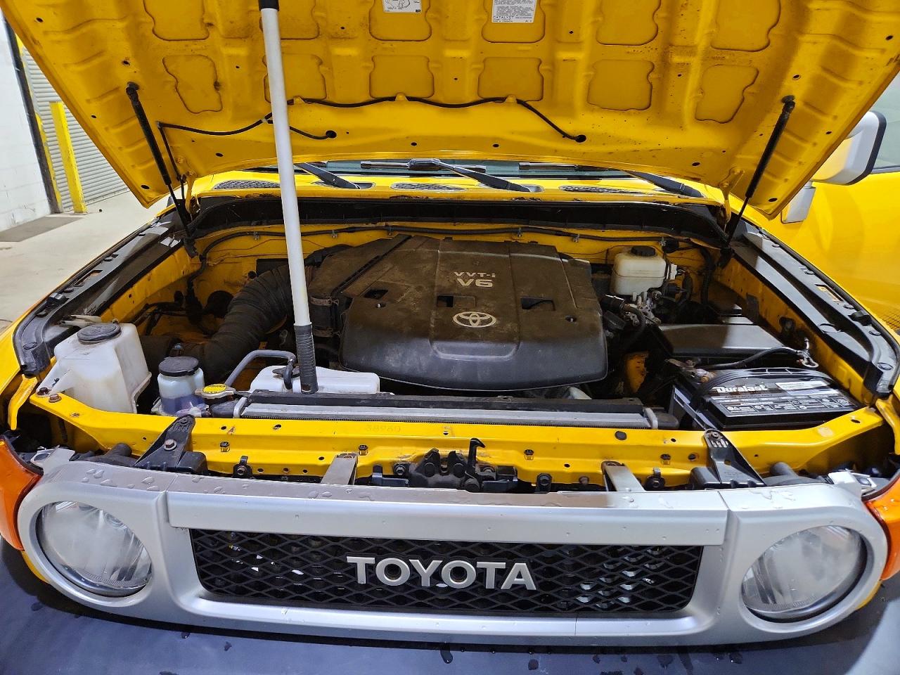 2008 Toyota Fj Cruiser Base Yellow vin: JTEBU11F08K017897
