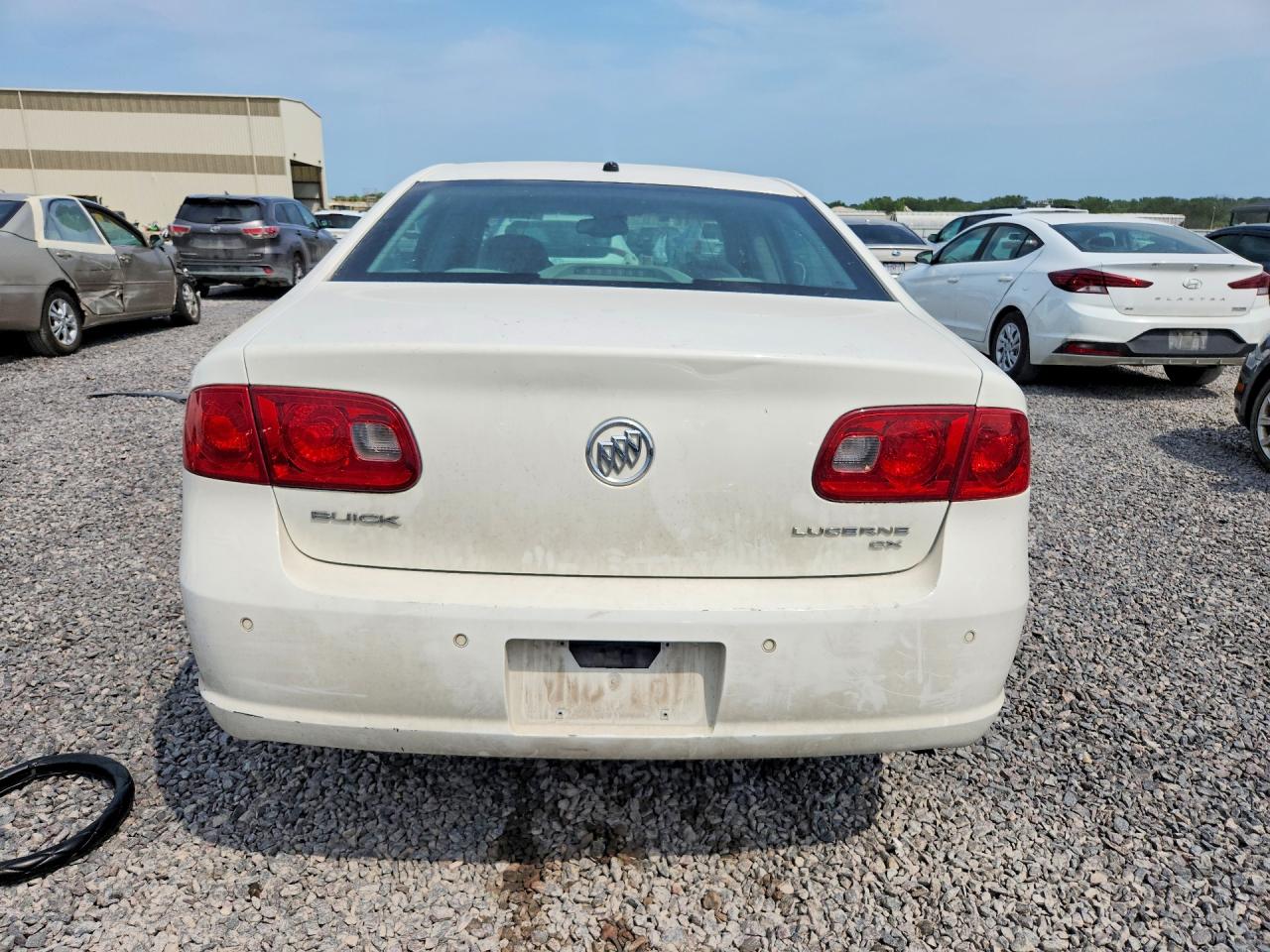 2006 Buick Lucerne Cx Белый vin: 1G4HP57216U162395