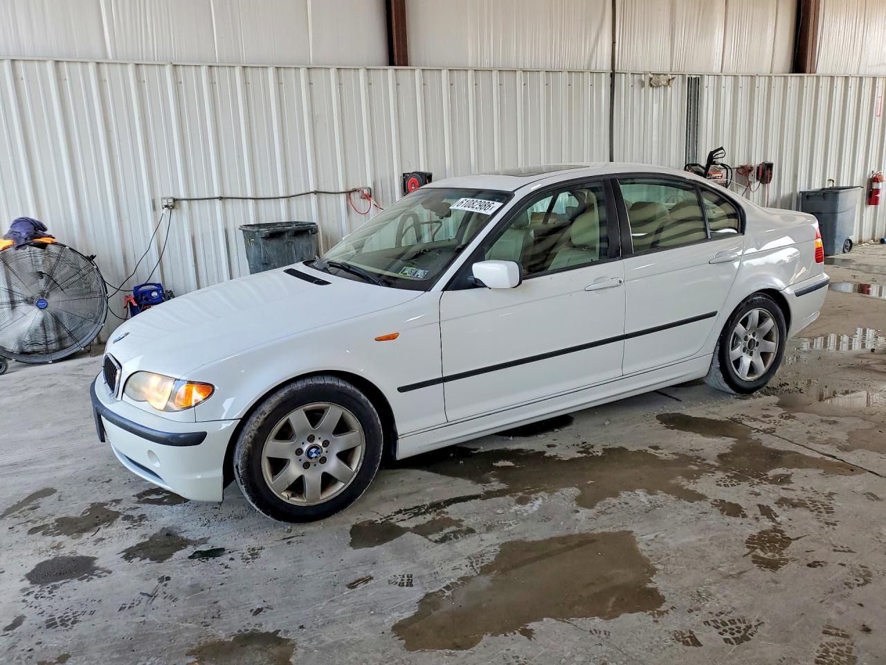 WBAET37465NJ90059