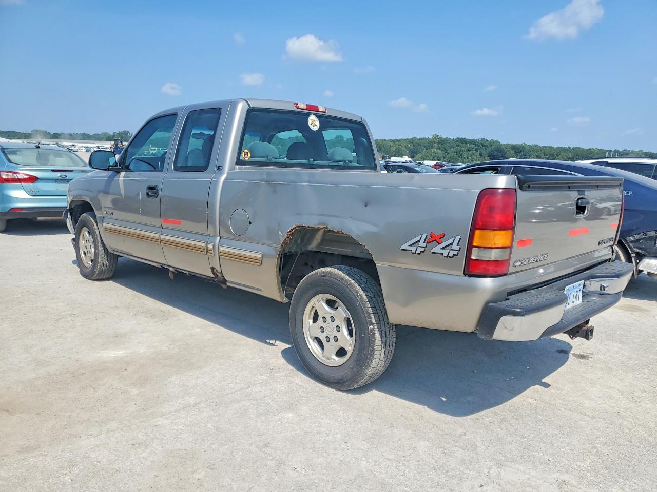 2001 Chevrolet Silverado K1500 Silver vin: 2GCEK19T311389659