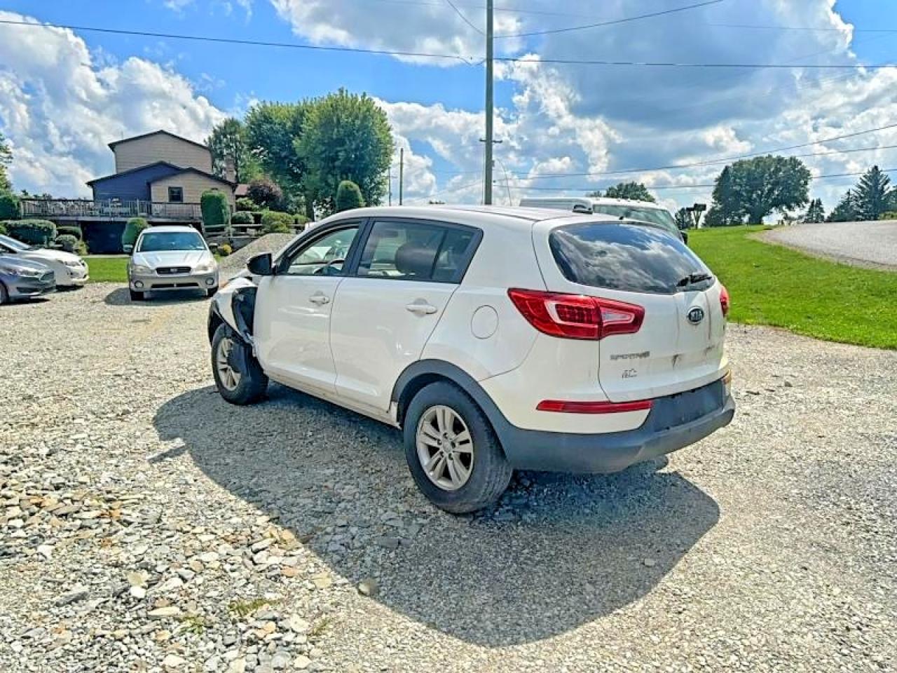 2011 Kia Sportage Lx Yellow vin: KNDPBCA2XB7098121