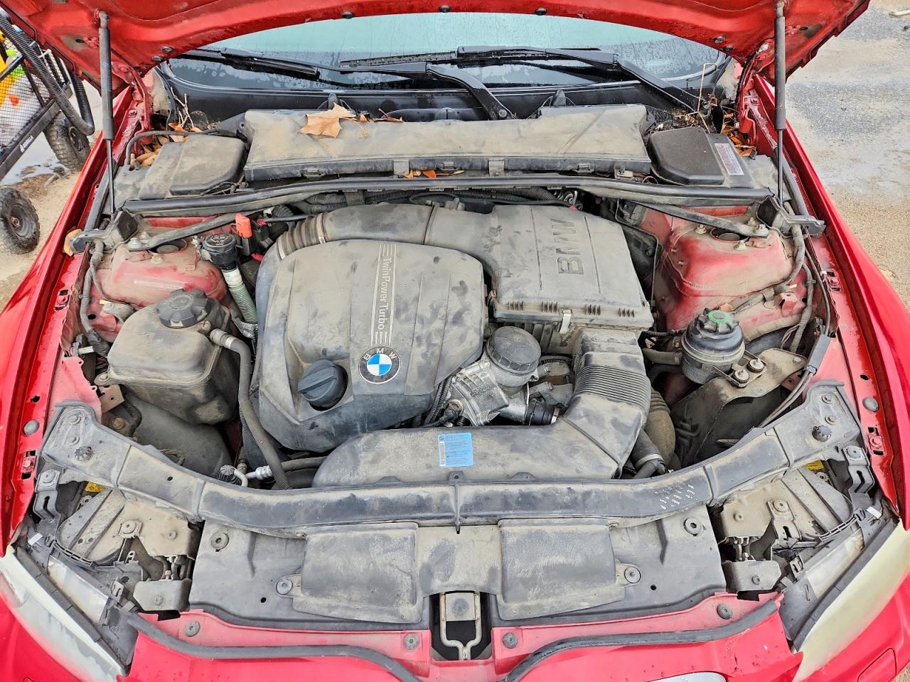 2011 Bmw 335 I Red vin: WBADX7C50BE242061