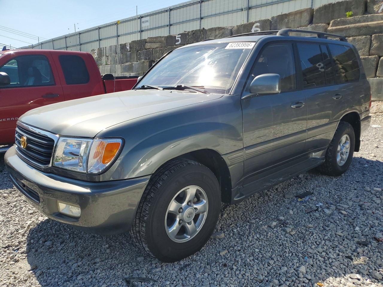2000 Toyota Land Cruiser Base Gray vin: JT3HT05J5Y0107685