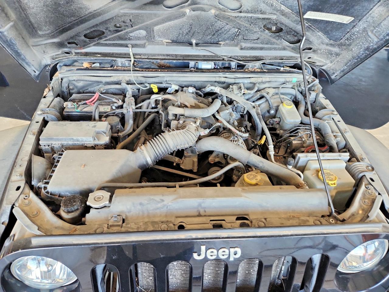 2010 Jeep Wrangler Unlimited Sport Черный vin: 1J4BA3H11AL145806