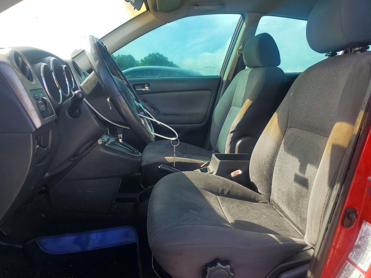 2004 Toyota Corolla Matrix Xr Red vin: 2T1KR32E44C247851