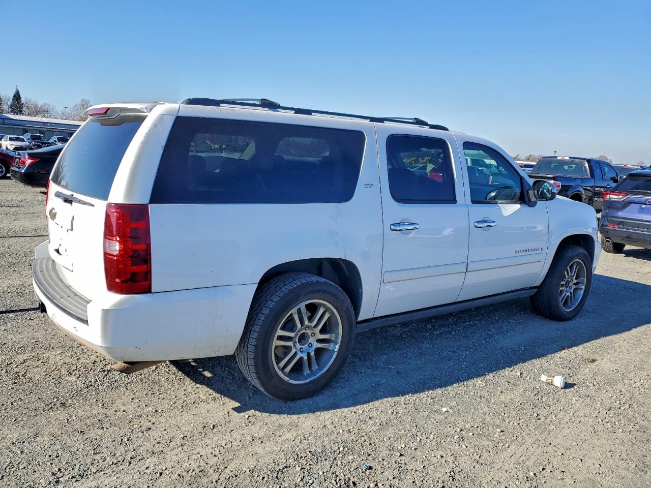 2008 Chevrolet Suburban K1500 Ls Белый vin: 1GNFK16Y58R171140