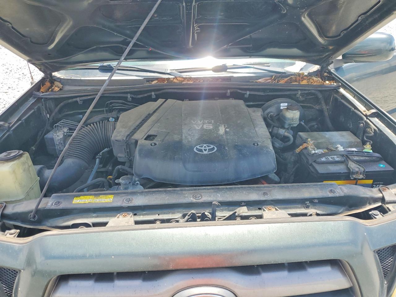 2010 Toyota Tacoma Double Cab Green vin: 3TMLU4EN2AM039989