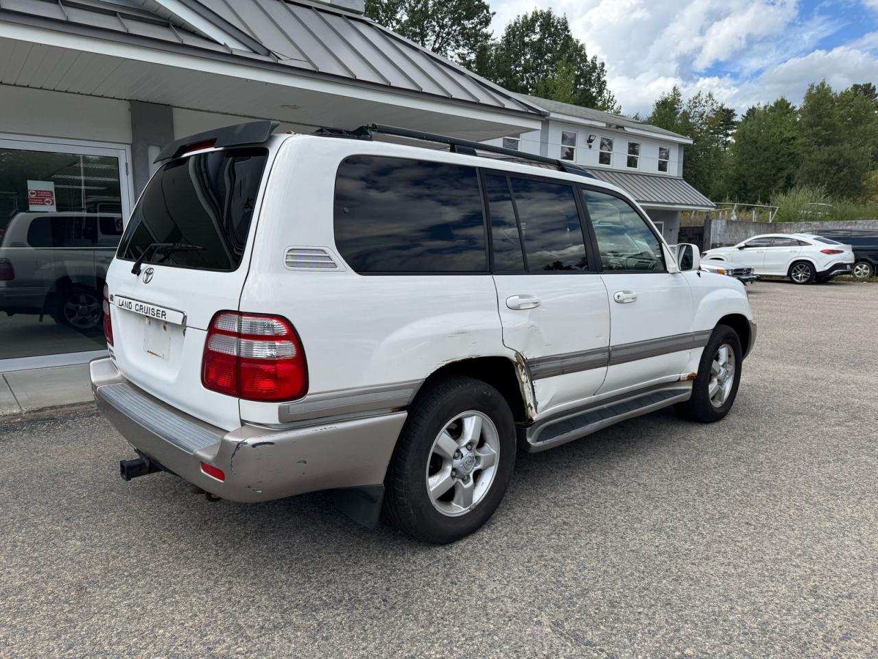 2005 Toyota Land Cruiser White vin: JTEHT05J152076068