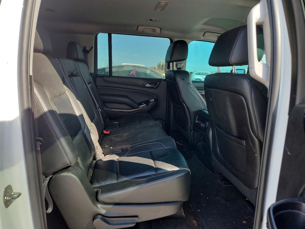 2015 Chevrolet Suburban C1500 Lt White vin: 1GNSCJKC8FR121819