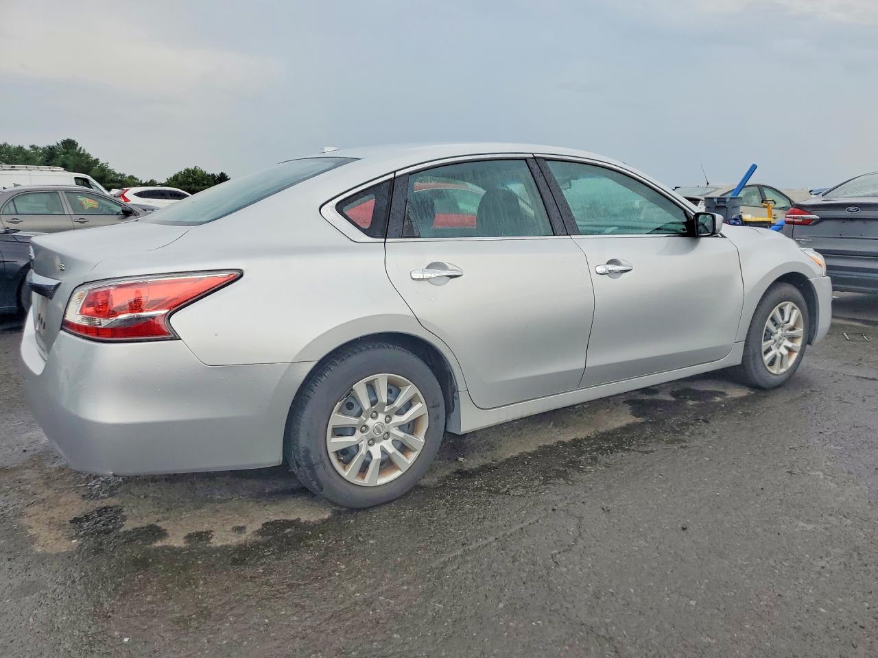 2015 Nissan Altima 2.5 S Серебряный vin: 1N4AL3AP0FC209891