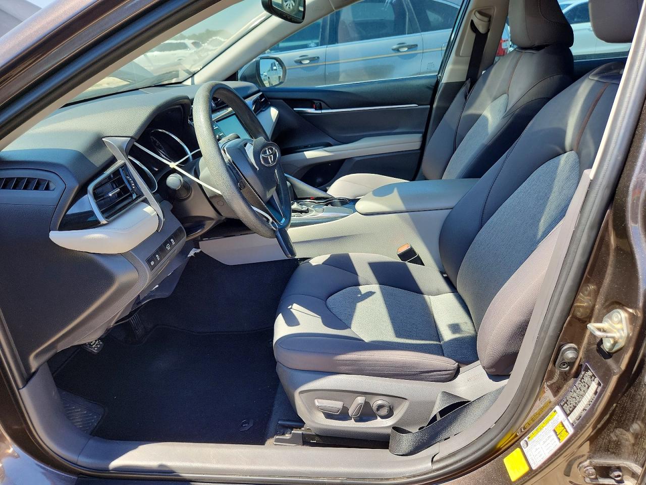 2020 Toyota Camry Le Коричневый vin: 4T1L11AK3LU301001