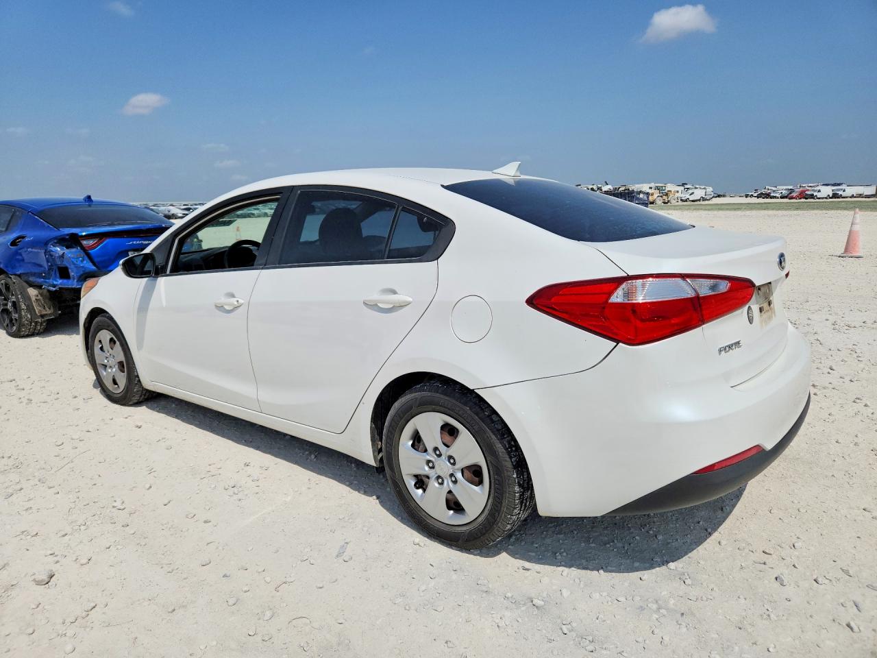 2015 Kia Forte Lx White vin: KNAFX4A6XF5415724