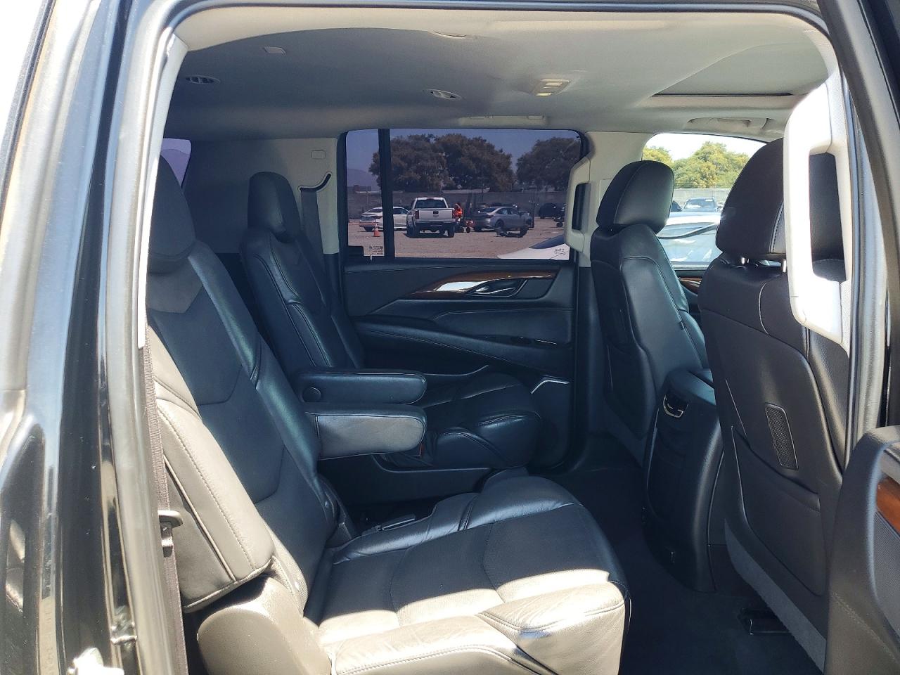 2020 Cadillac Escalade Esv Luxury Black vin: 1GYS3HKJ3LR145760