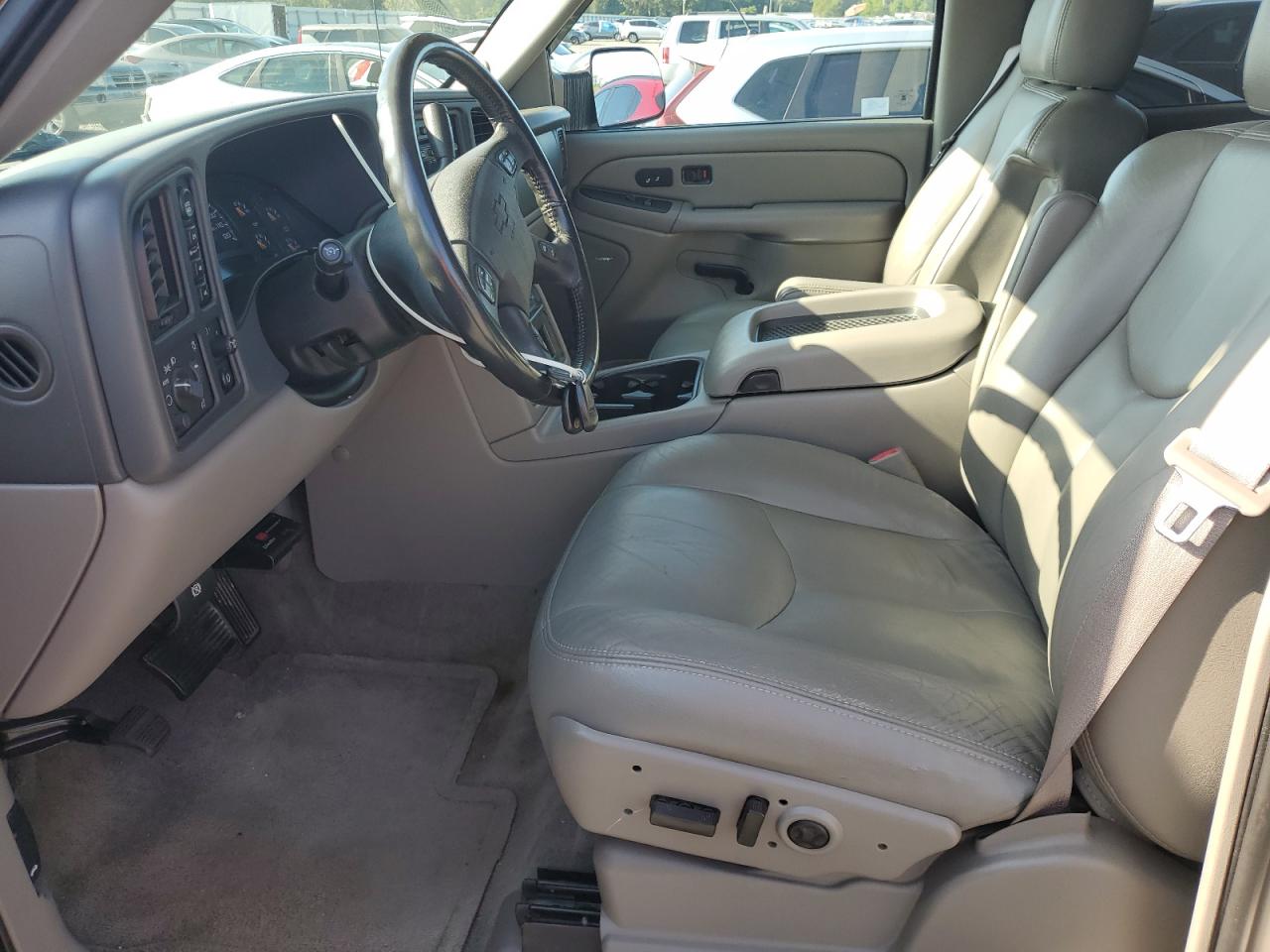 2004 Chevrolet Suburban K2500 Silver vin: 3GNGK26G64G273087