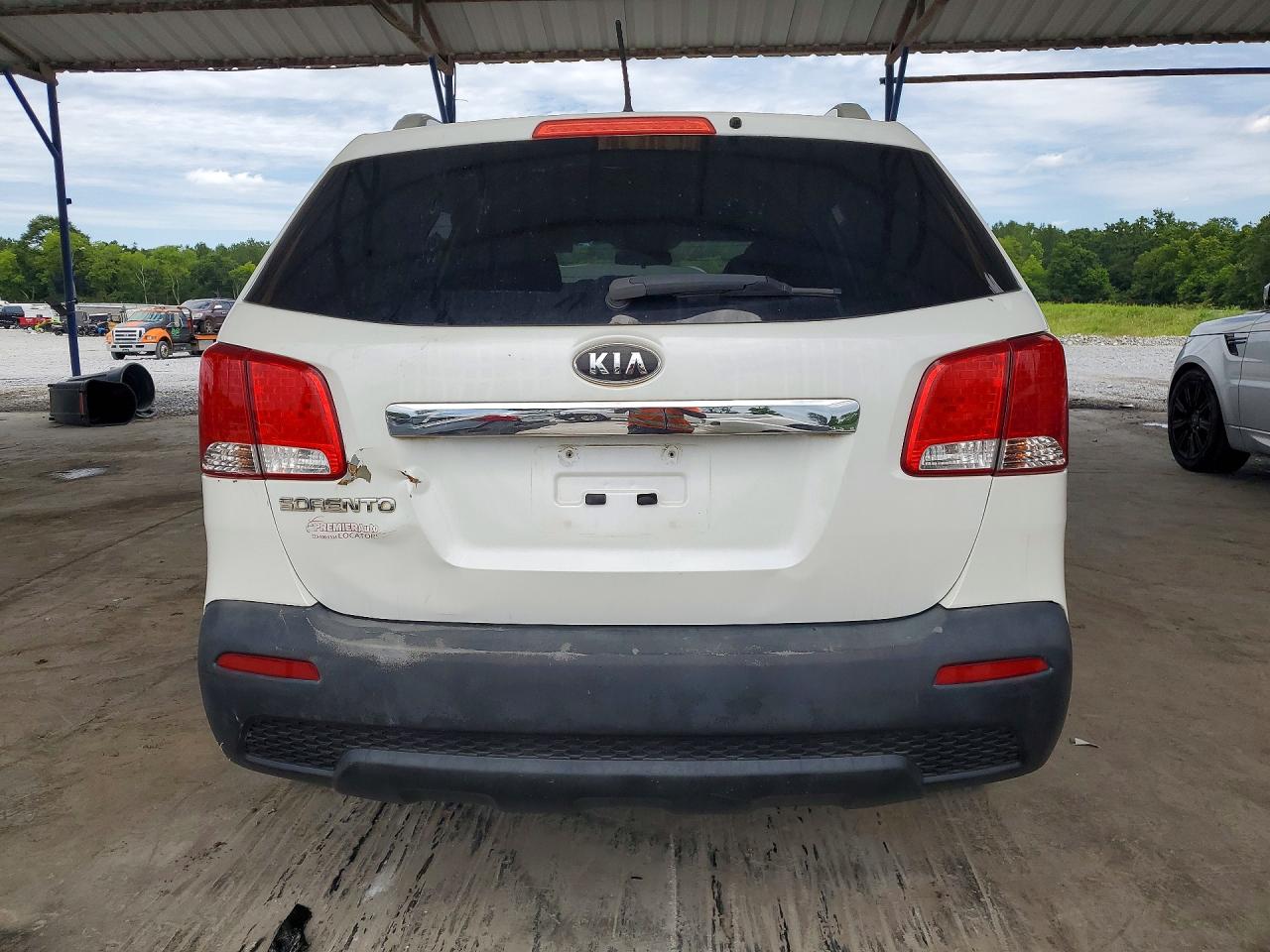 2011 Kia Sorento Lx White vin: 5XYKTDA2XBG133465