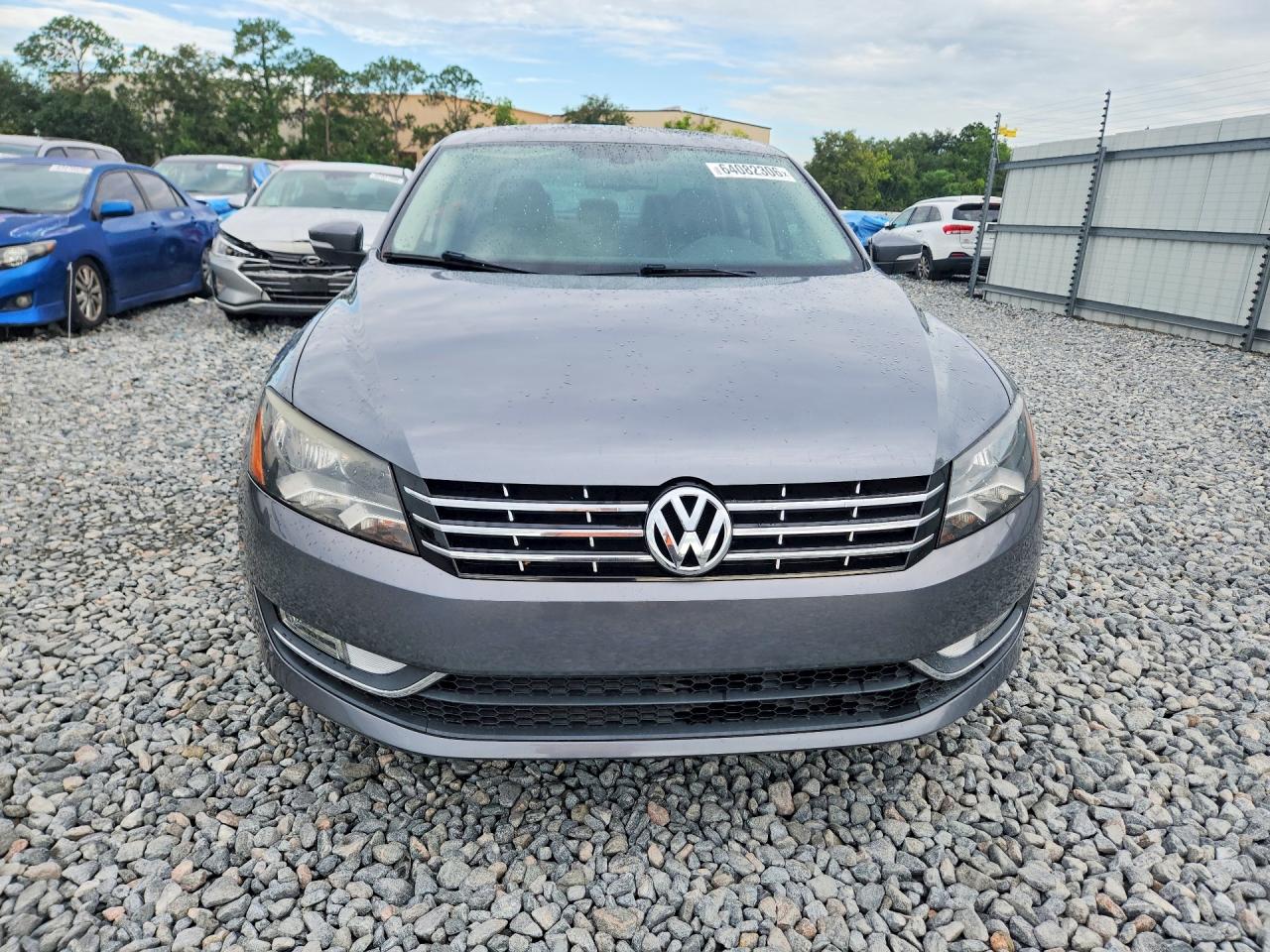2013 Volkswagen Passat Sel Gray vin: 1VWCH7A31DC021237