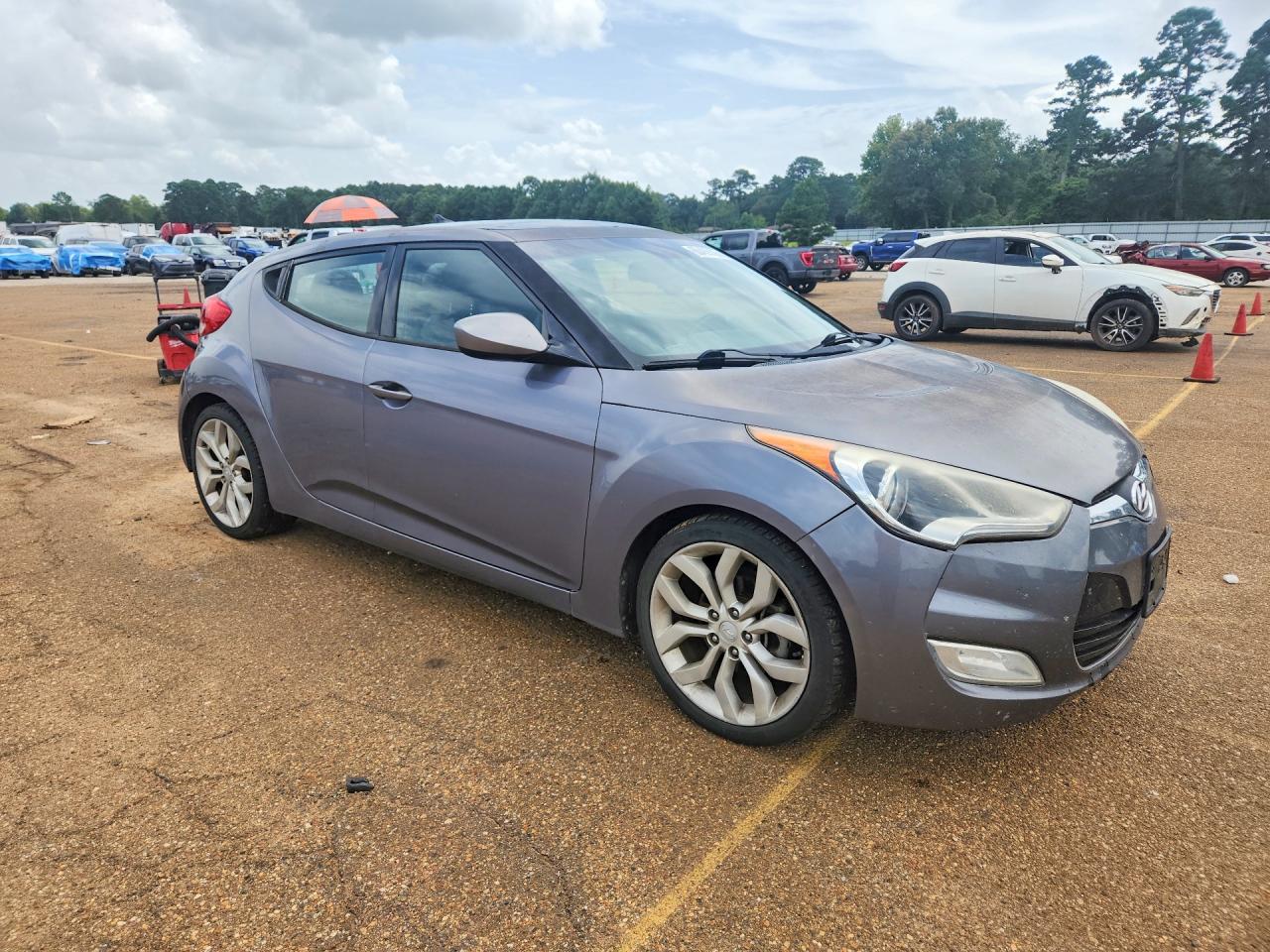 2013 Hyundai Veloster Base Серый vin: KMHTC6AD1DU145504
