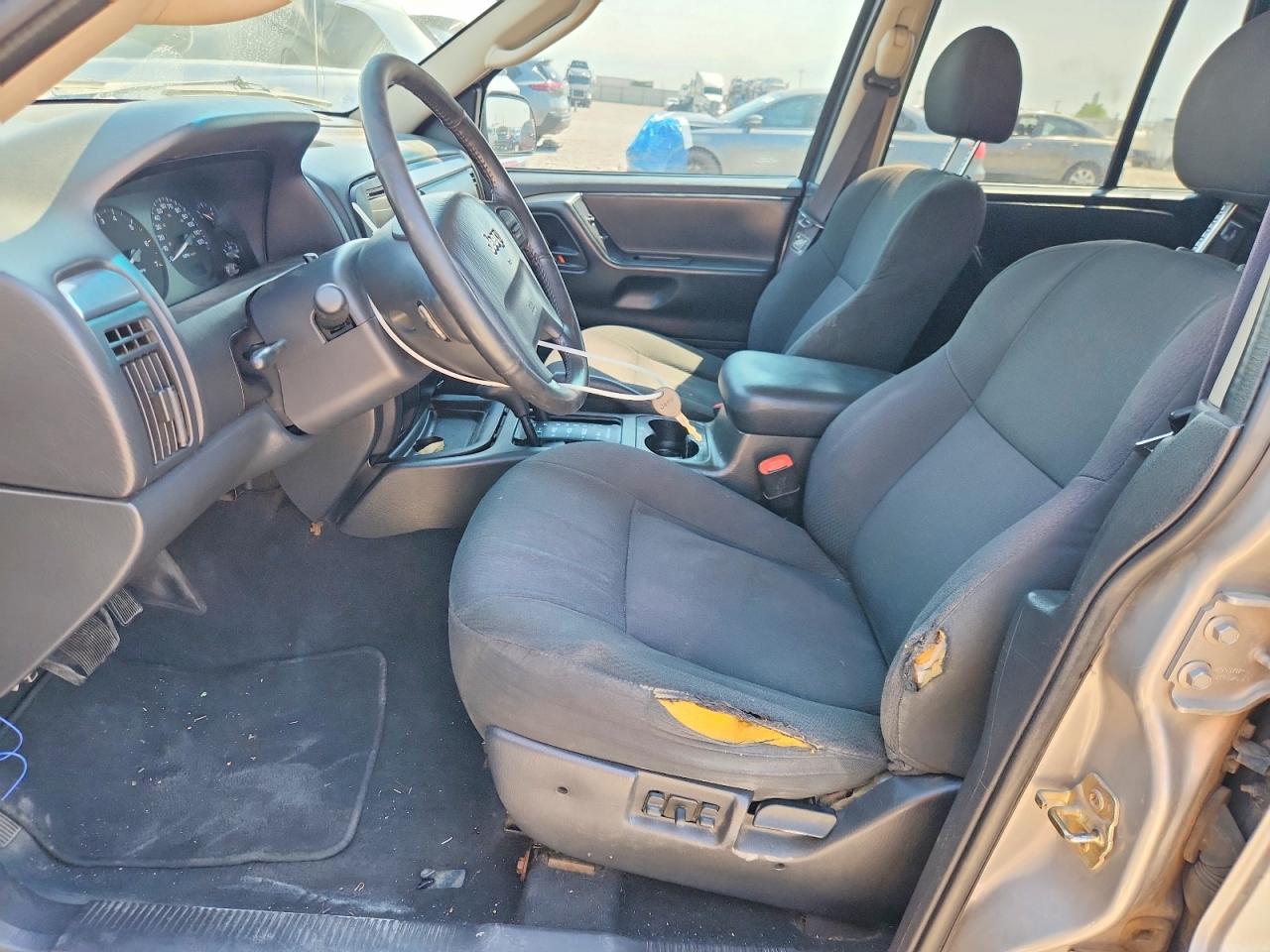 2002 Jeep Grand Cherokee Laredo Silver vin: 1J4GW48N12C183036