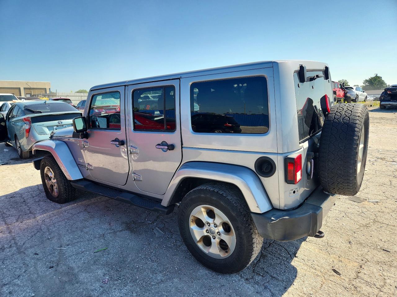 2015 Jeep Wrangler Unlimited Sahara Silver vin: 1C4HJWEG6FL622926