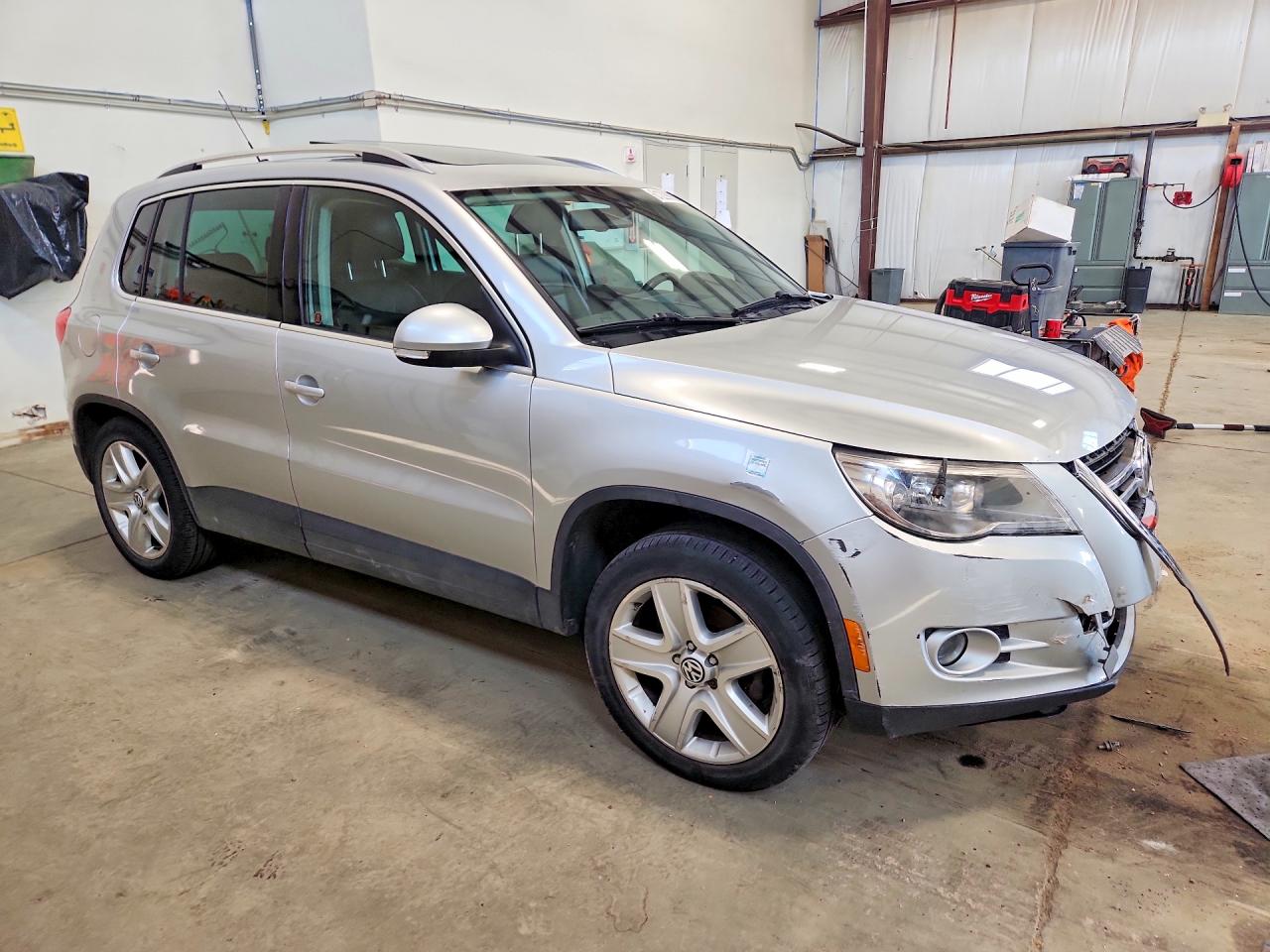 2011 Volkswagen Tiguan S Silver vin: WVGBV7AX4BW538730