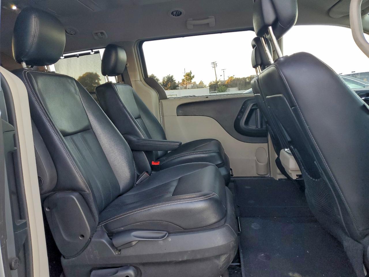 2015 Chrysler Town & Cou Серебряный vin: 2C4R1CG3FR629862