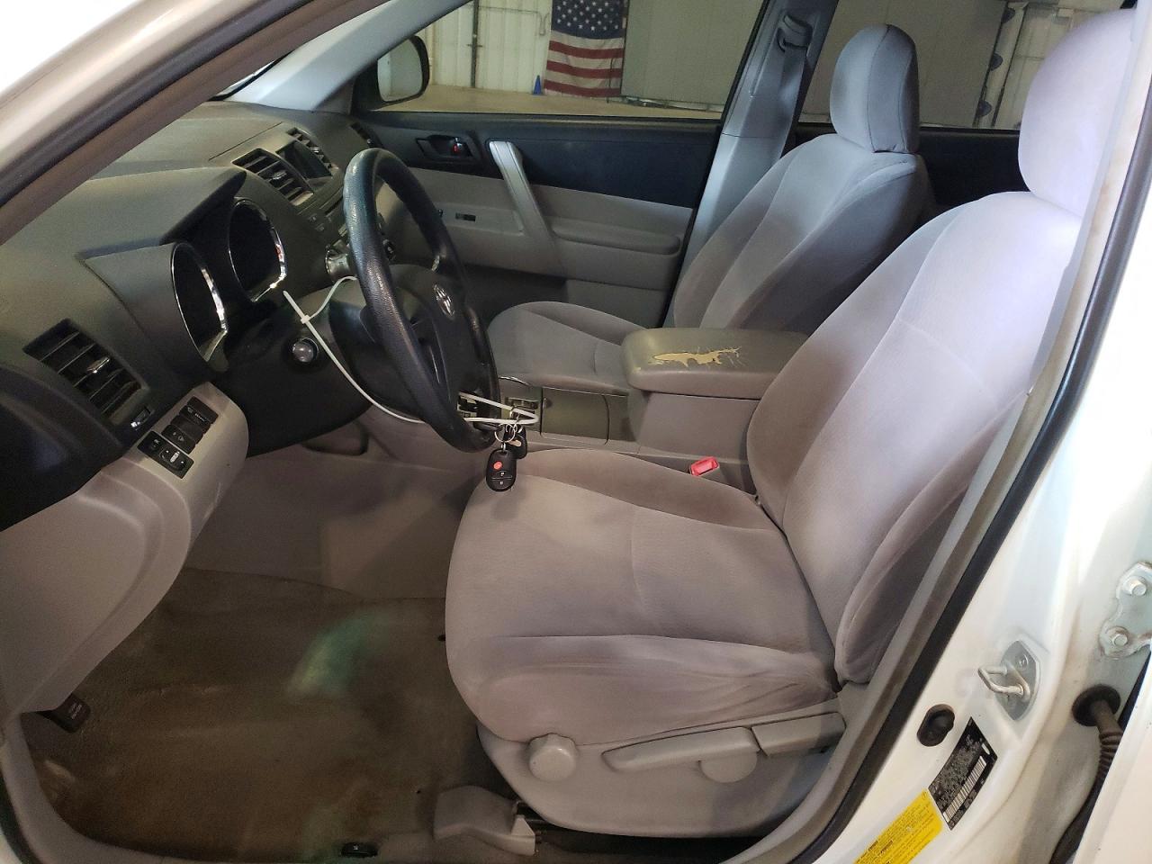 2008 Toyota Highlander Base White vin: JTEES41A882038862