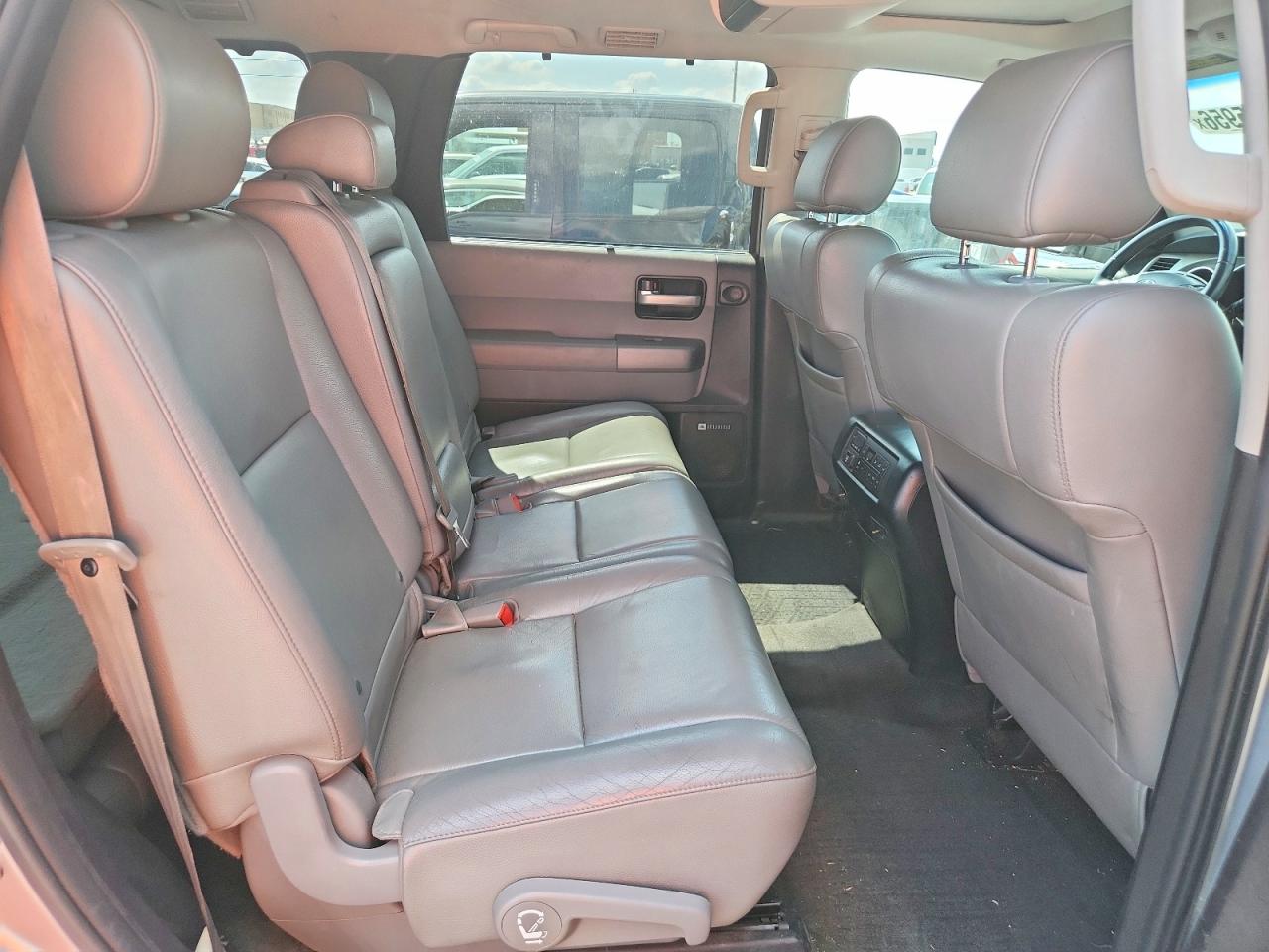 2013 Toyota Sequoia Limited Silver vin: 5TDJY5G15DS090452