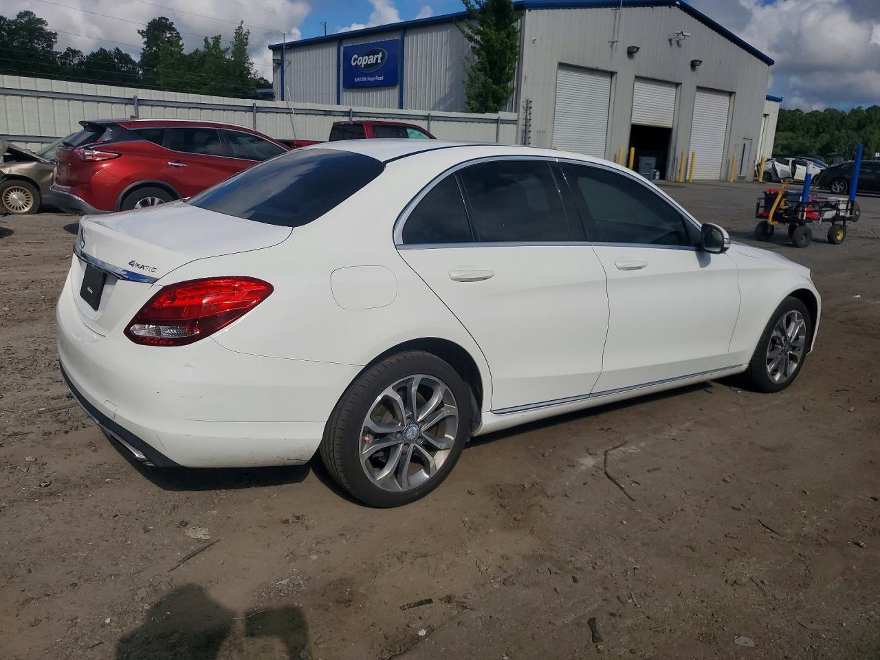 2015 Mercedes-benz C 300 4matic White vin: 55SWF4KB2FU077153