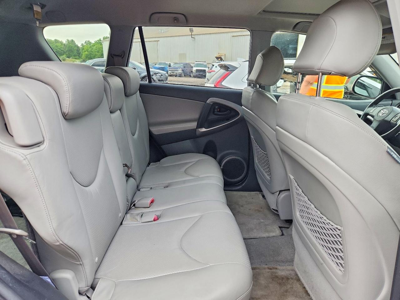 2007 Toyota Rav4 Limited Silver vin: JTMBD31V775057012