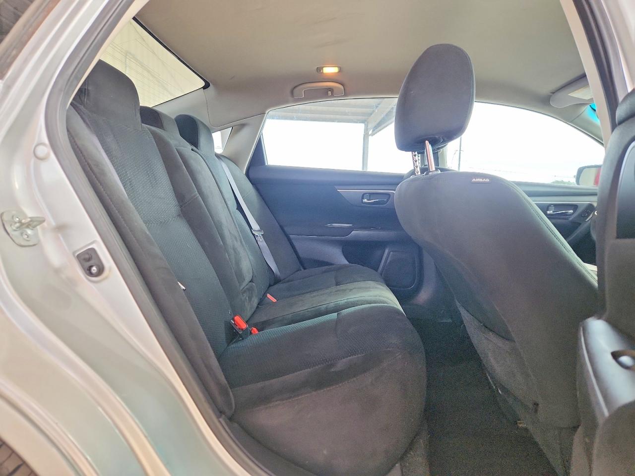 2015 Nissan Altima 2.5 S Silver vin: 1N4AL3AP9FC215723