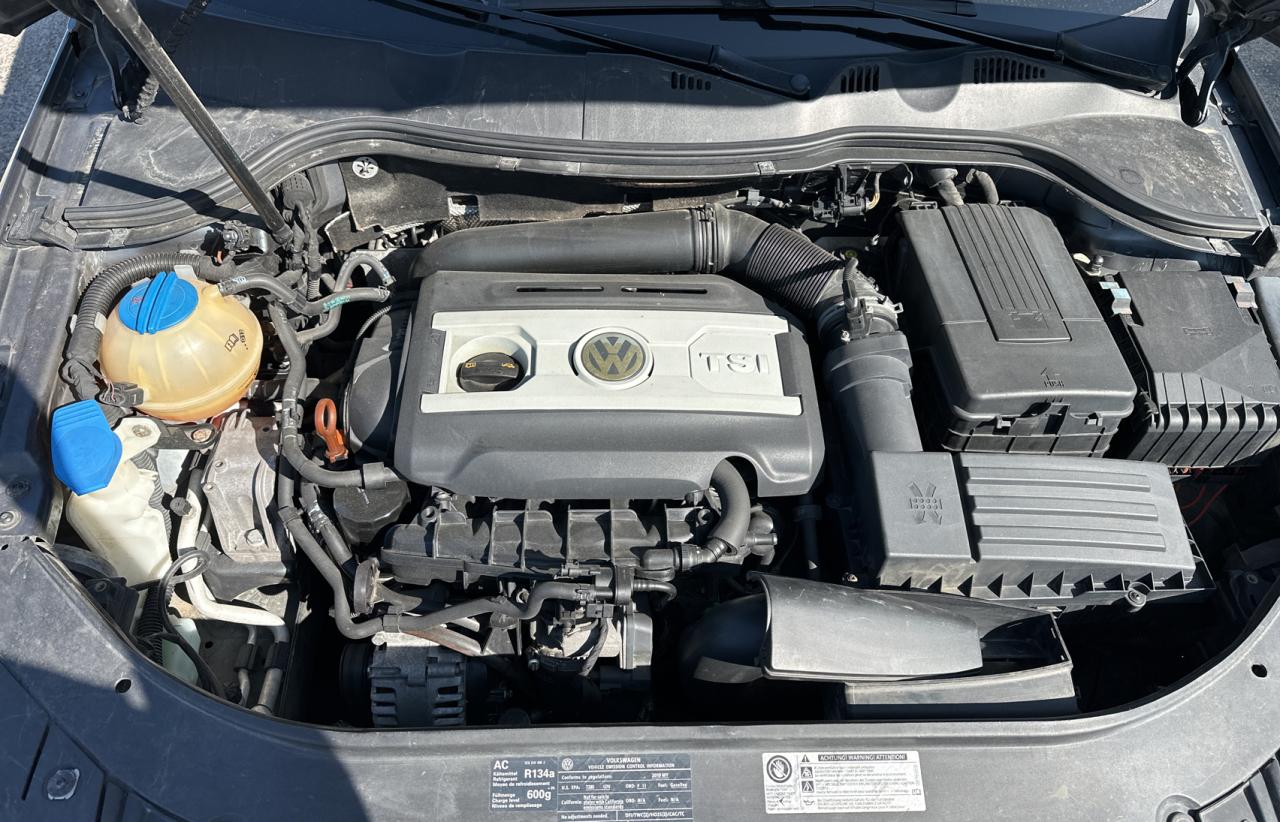 2010 Volkswagen Passat 2.0t Серый vin: WVWAK9AN5AP043822