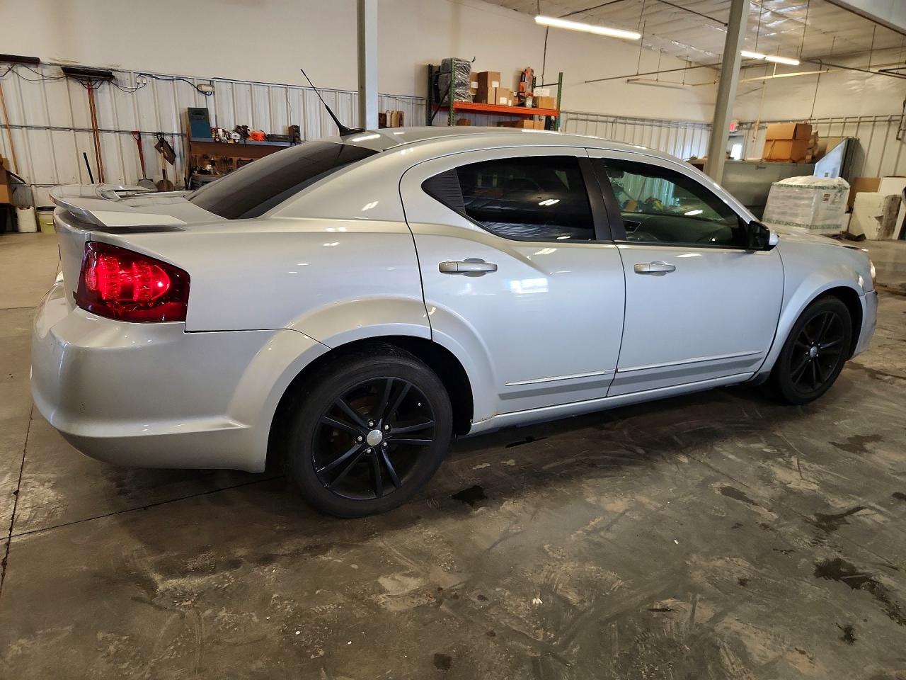2011 Dodge Avenger Mainstreet Silver vin: 1B3BD1FG1BN509531