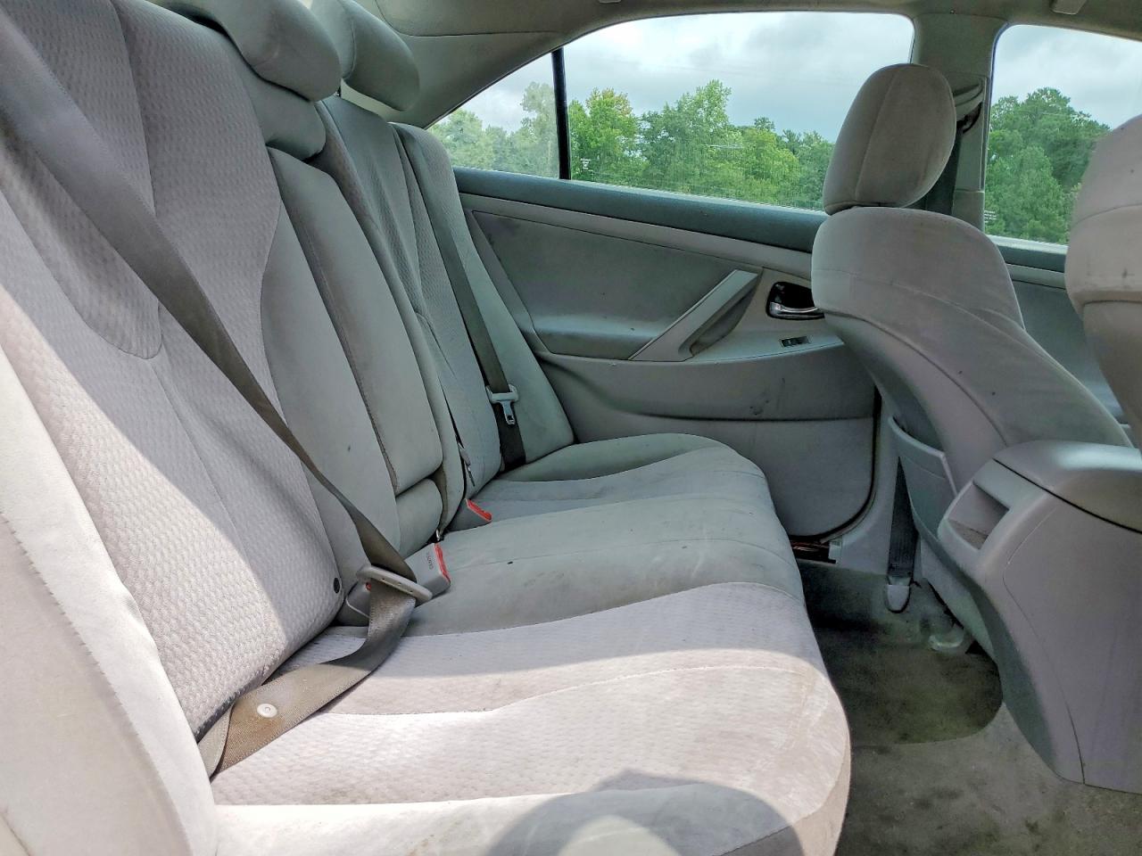 2010 Toyota Camry Le Gray vin: 4T1BF3EKXAU567132