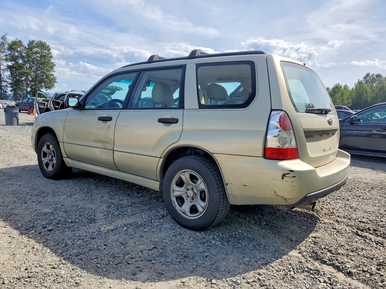 2007 Subaru Forester 2.5x Gold vin: JF1SG63607H714672