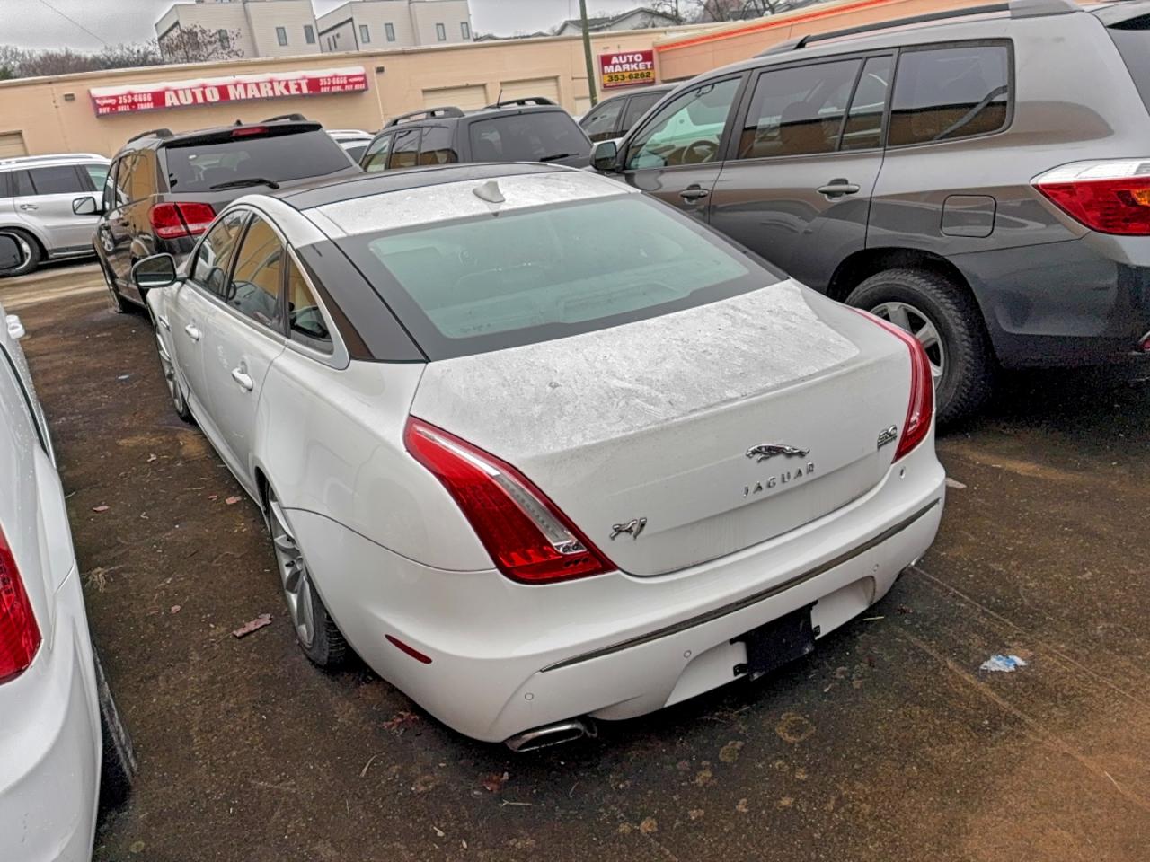 2013 Jaguar Xj Белый vin: SAJWJ1CD7D8V49599