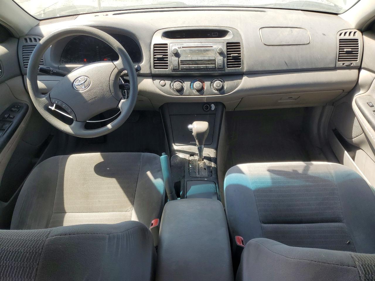 2005 Toyota Camry Le Silver vin: 4T1BE32K75U613321