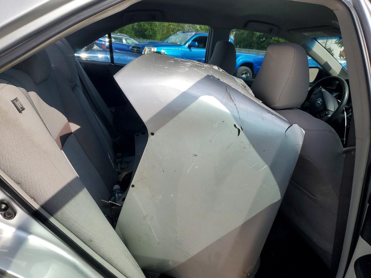 2014 Toyota Camry Le Серебряный vin: 4T4BF1FK8ER361953