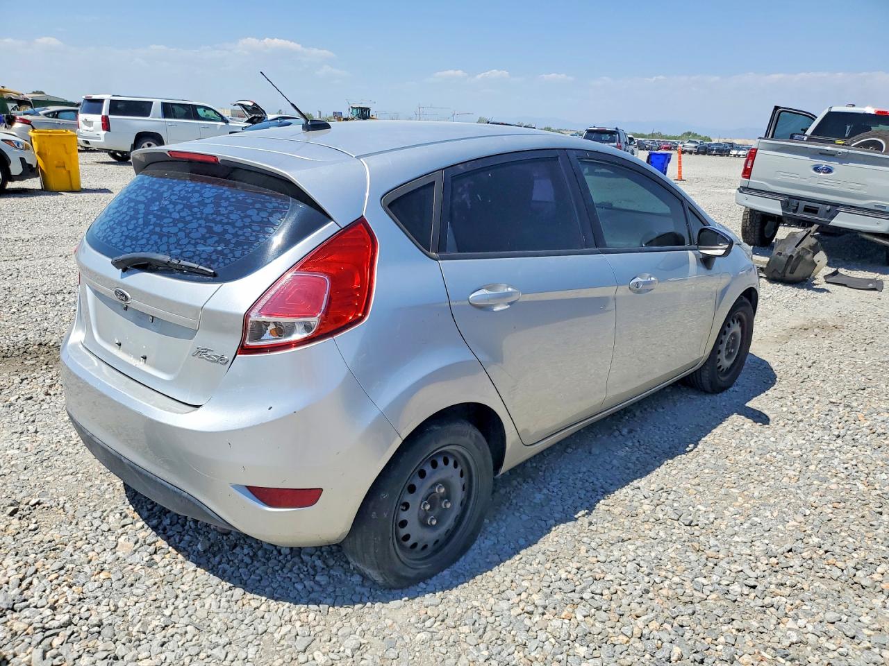 2014 Ford Fiesta S Silver vin: 3FADP4TJ3EM221319