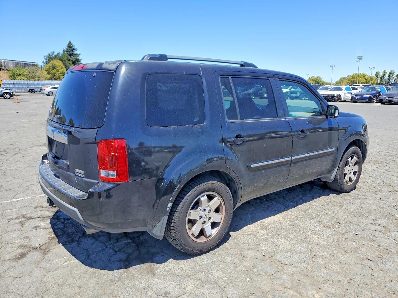 2010 Honda Pilot Touring Black vin: 5FNYF4H97AB005372