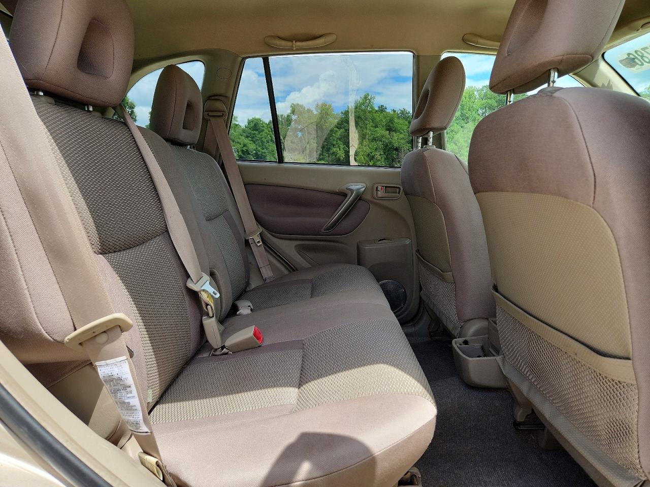 2004 Toyota Rav4 Base Gold vin: JTEHD20VX40020224