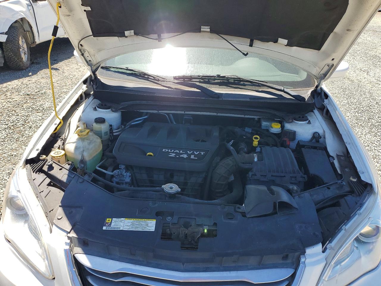2013 Chrysler 200 Lx White vin: 1C3CCBAB9DN634811