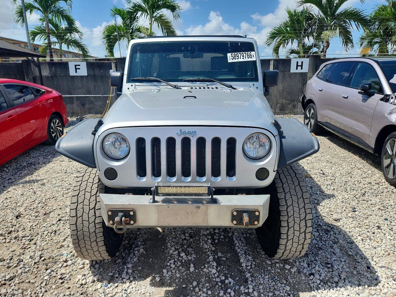 2007 Jeep Wrangler X Silver vin: 1J4GA39197L140348