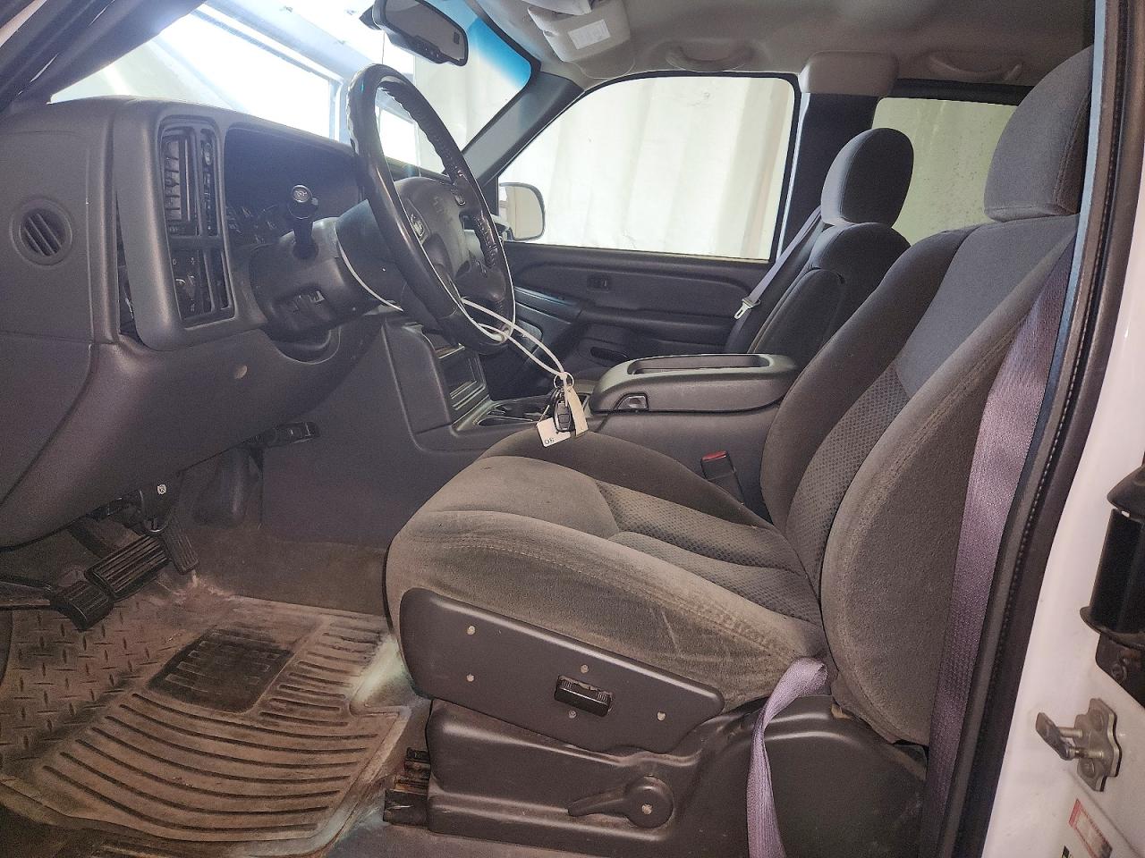 2005 Chevrolet Silverado K1500 White vin: 1GCEK19B25E159283