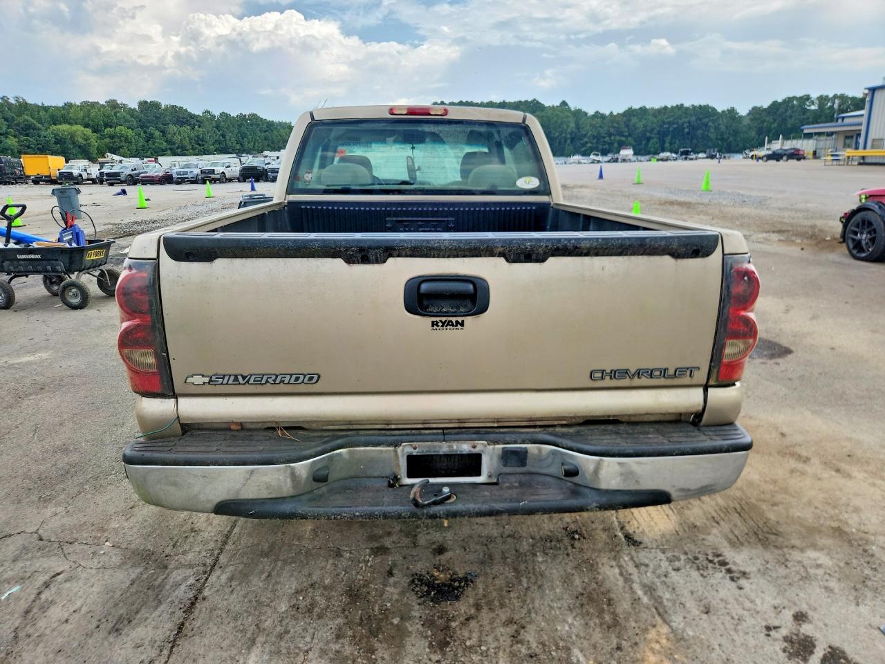 2005 Chevrolet Silverado C1500 Tan vin: 2GCEC19V251316285